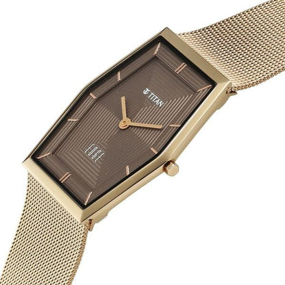 TITAN 10056qm01